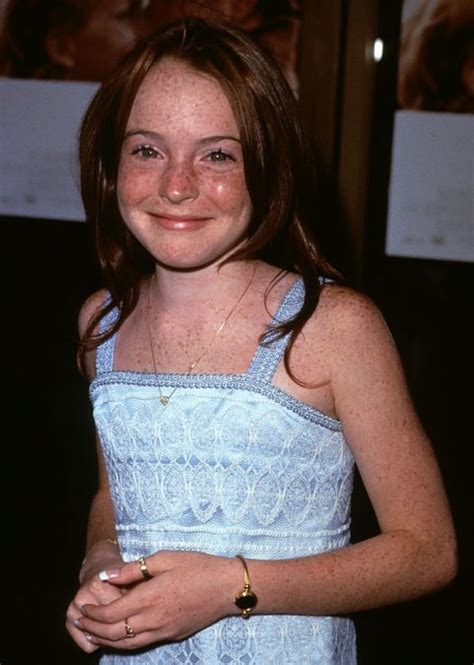 young lindsay lohan nude|Lindsay Lohan posts completely nude snap from throwback。